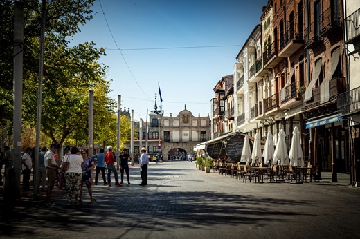 Plaza Mayor de Medina del Campo con el Ayuntamiento al fondo. - Foto: Jonathan Tajes