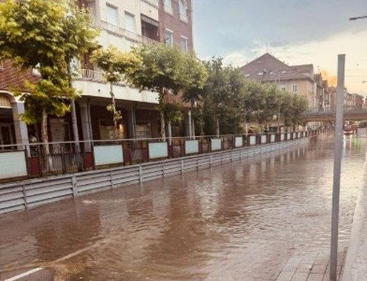 Una intensa tormenta descarga sobre Medina del Campo y provoca más de 40 avisos al 112 en una hora
© EUROPA PRESS