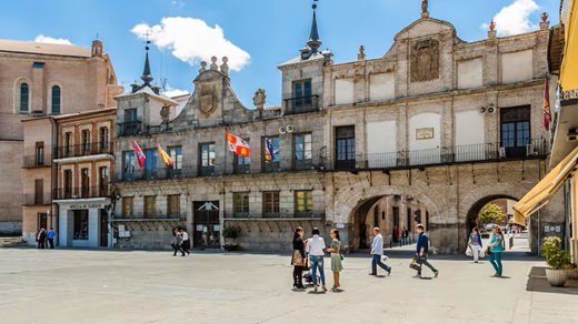 Ayuntamiento de Medina del Campo / sunlow