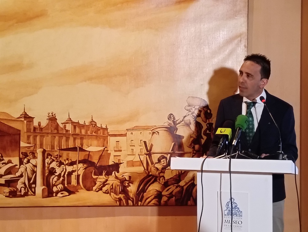 Presentación del cuadro “Feria en la Plaza Mayor de Medina del Campo”, de José Ma García “Castilviejo”, prestado por la Cámara de Comercio de Valladolid, y su dibujo preparatorio donado recientemente a nuestro museo. ( REGRESAMOS ) Presentación del cuadro “Feria en la Plaza Mayor de Medina del Campo”, de José Ma García “Castilviejo”, prestado por la Cámara de Comercio de Valladolid, y su dibujo preparatorio donado recientemente a nuestro museo. ( REGRESAMOS )