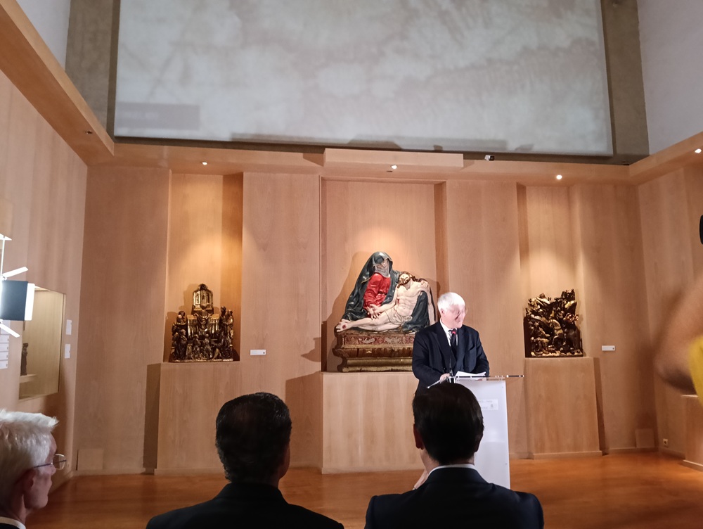 Visita del Embajador de Bélgica en España, y la posterior inauguración de la exposición “Simón Ruiz y Cristóbal de Mondragón. Dos grandes personajes del siglo XVI”. ( REGRESAMOS ) Visita del Embajador de Bélgica en España, y la posterior inauguración de la exposición “Simón Ruiz y Cristóbal de Mondragón. Dos grandes personajes del siglo XVI”. ( REGRESAMOS )