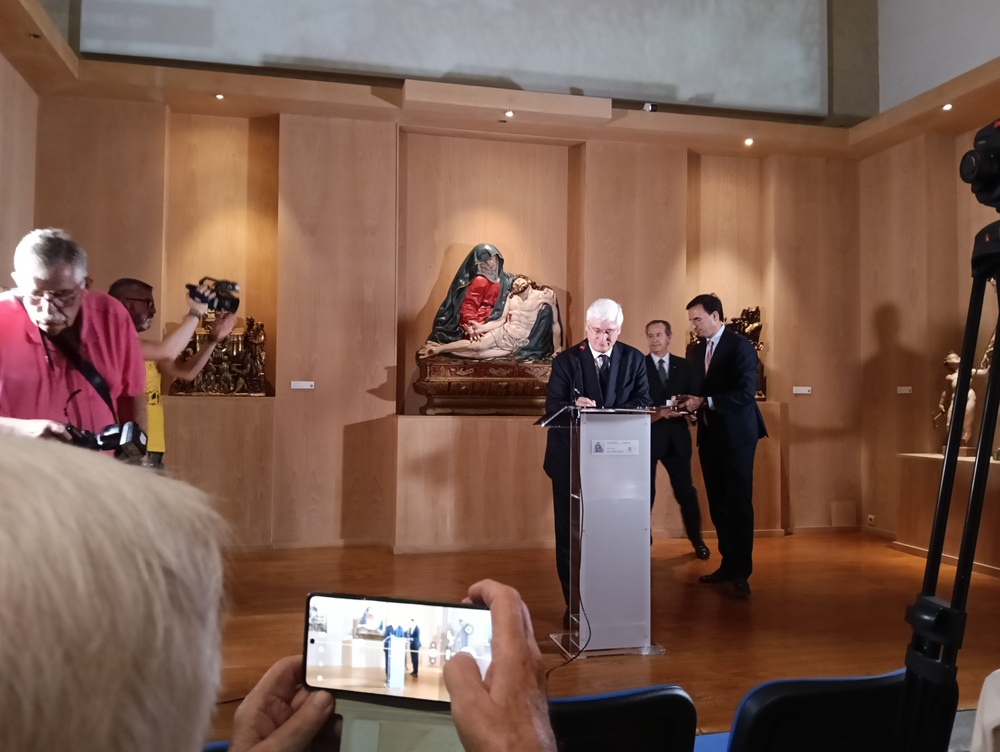 Visita del Embajador de Bélgica en España, y la posterior inauguración de la exposición “Simón Ruiz y Cristóbal de Mondragón. Dos grandes personajes del siglo XVI”. ( REGRESAMOS ) Visita del Embajador de Bélgica en España, y la posterior inauguración de la exposición “Simón Ruiz y Cristóbal de Mondragón. Dos grandes personajes del siglo XVI”. ( REGRESAMOS )