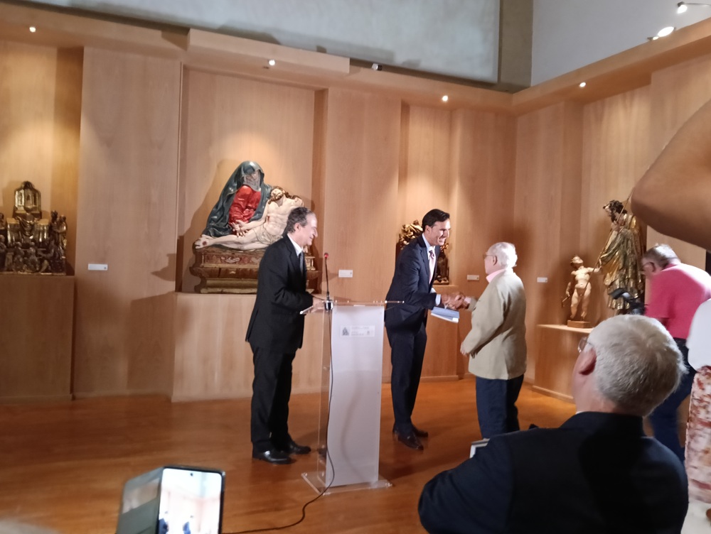 Visita del Embajador de Bélgica en España, y la posterior inauguración de la exposición “Simón Ruiz y Cristóbal de Mondragón. Dos grandes personajes del siglo XVI”. ( REGRESAMOS ) Visita del Embajador de Bélgica en España, y la posterior inauguración de la exposición “Simón Ruiz y Cristóbal de Mondragón. Dos grandes personajes del siglo XVI”. ( REGRESAMOS )
