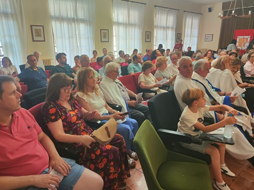 Público asistentes al Concierto en el Castillo organizado por la Orden de Caballería de la Jarra y el Grifo